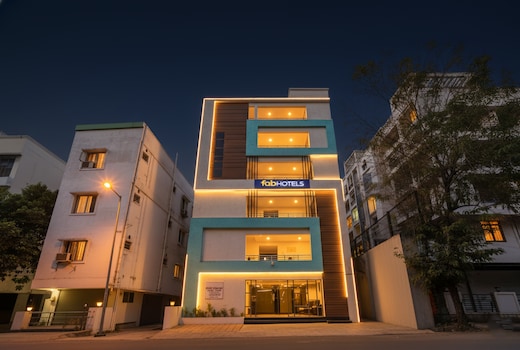 FabHotel Serenity - Nr AIG Hospital, Gachibowli