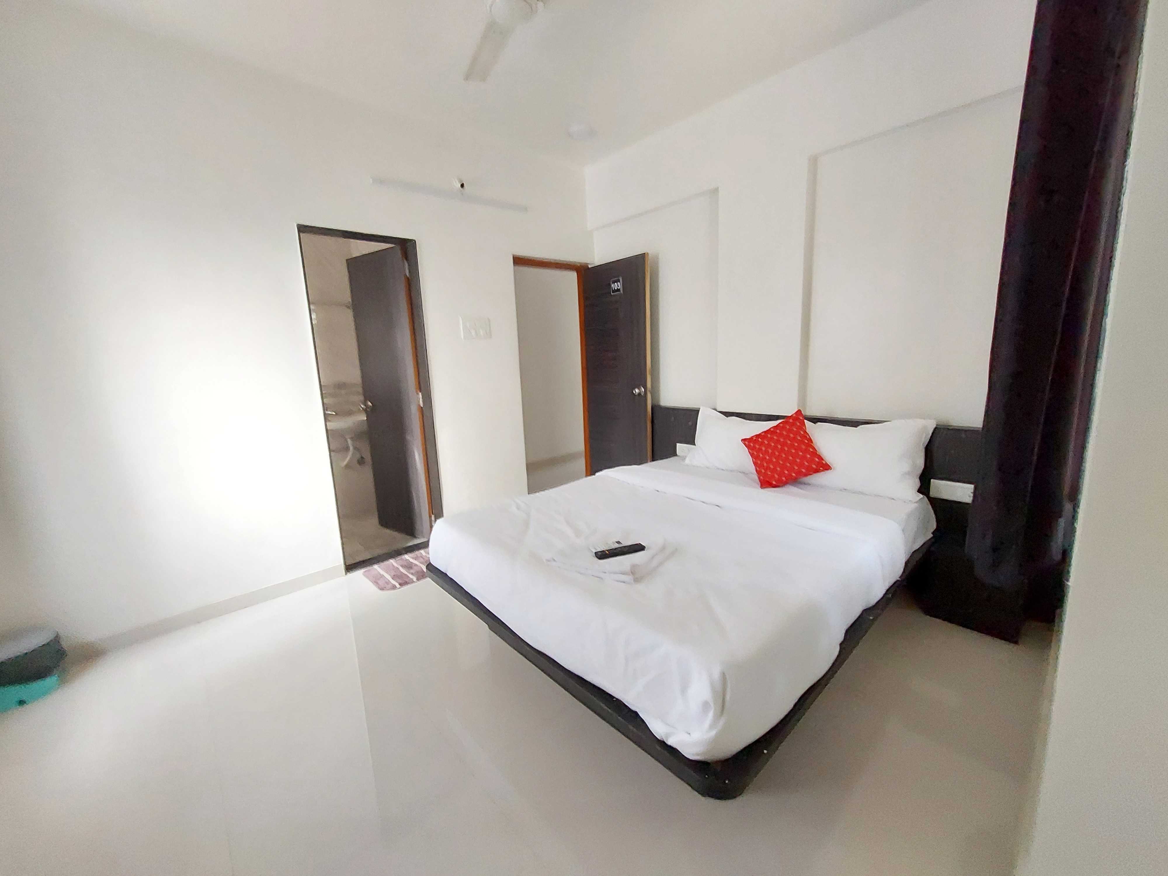 Hotel O Skylight Studio Rooms - Tap to explore photos