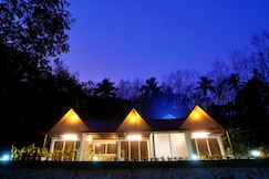 Elephant Village Private Pool Villa, Munnar