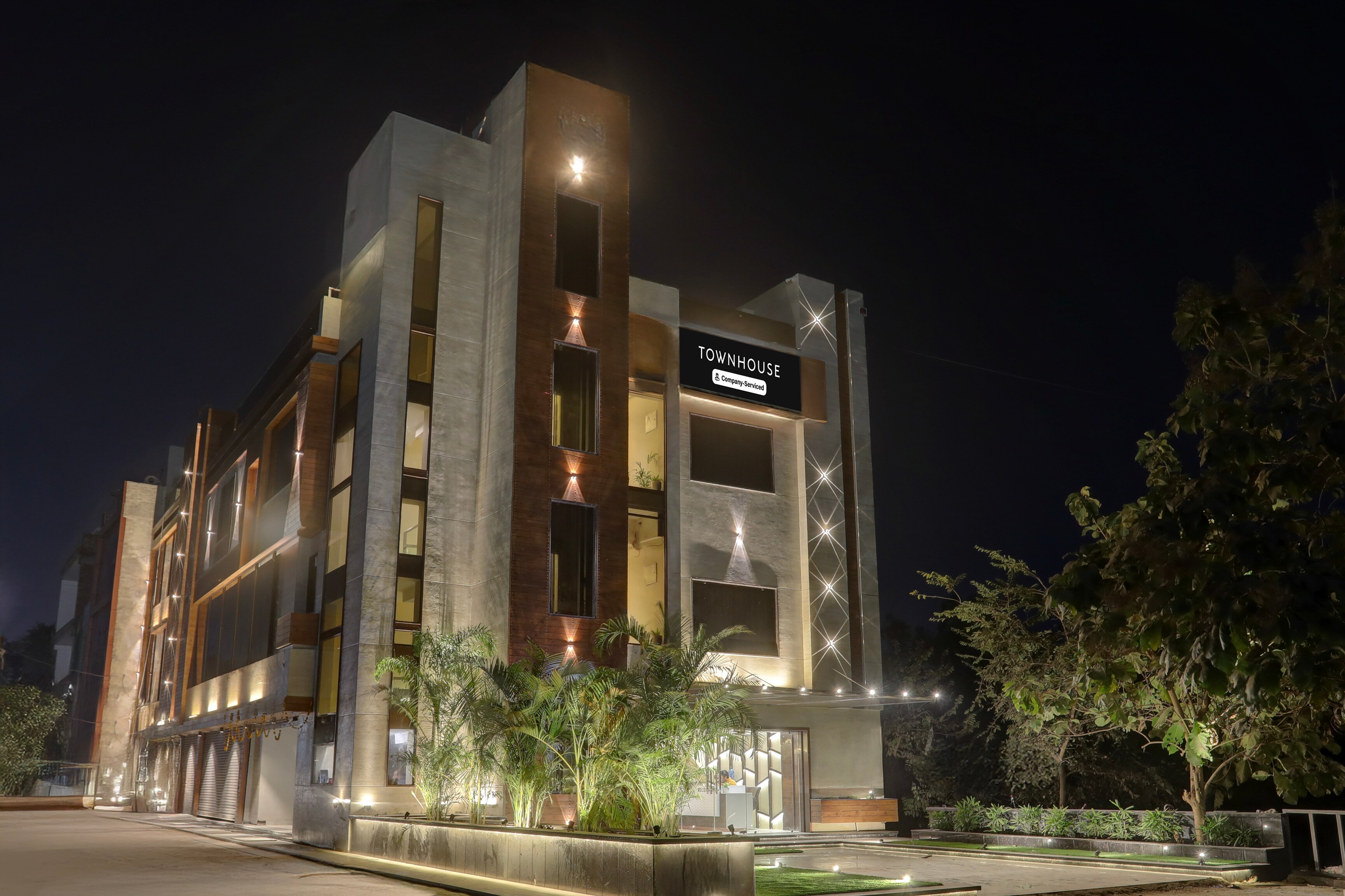 Townhouse Motijheel AB Road - Tap to explore photos
