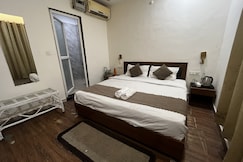 Snapin stayz Hostel | Rooms & Dorms, Mussoorie