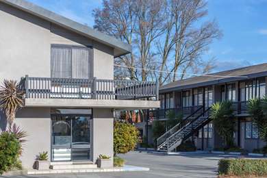 Best Western Governor Gipps Motor Inn - Tap to explore photos