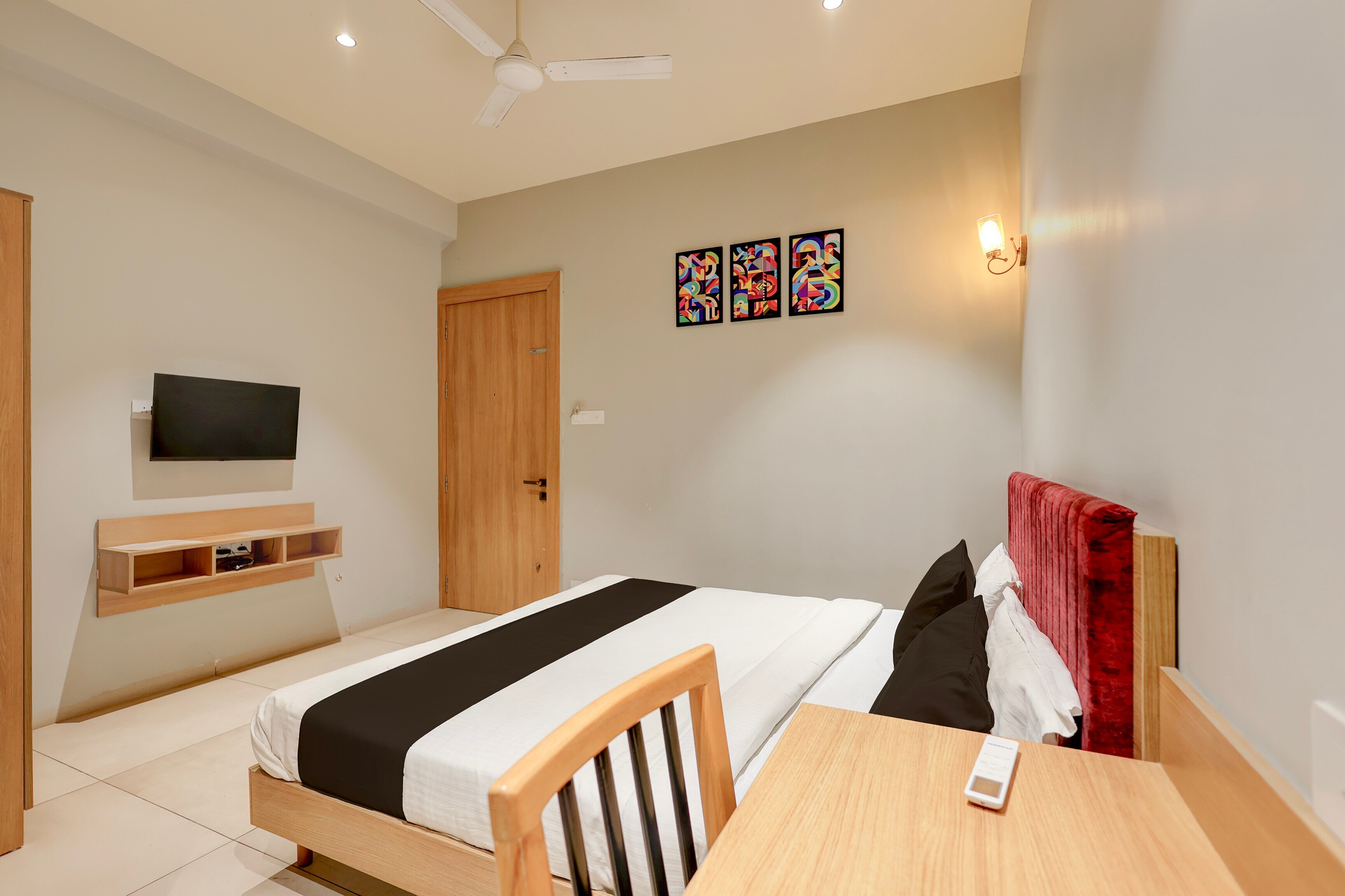 Super Townhouse Nagthane Satara Formerly Matoshree Palace