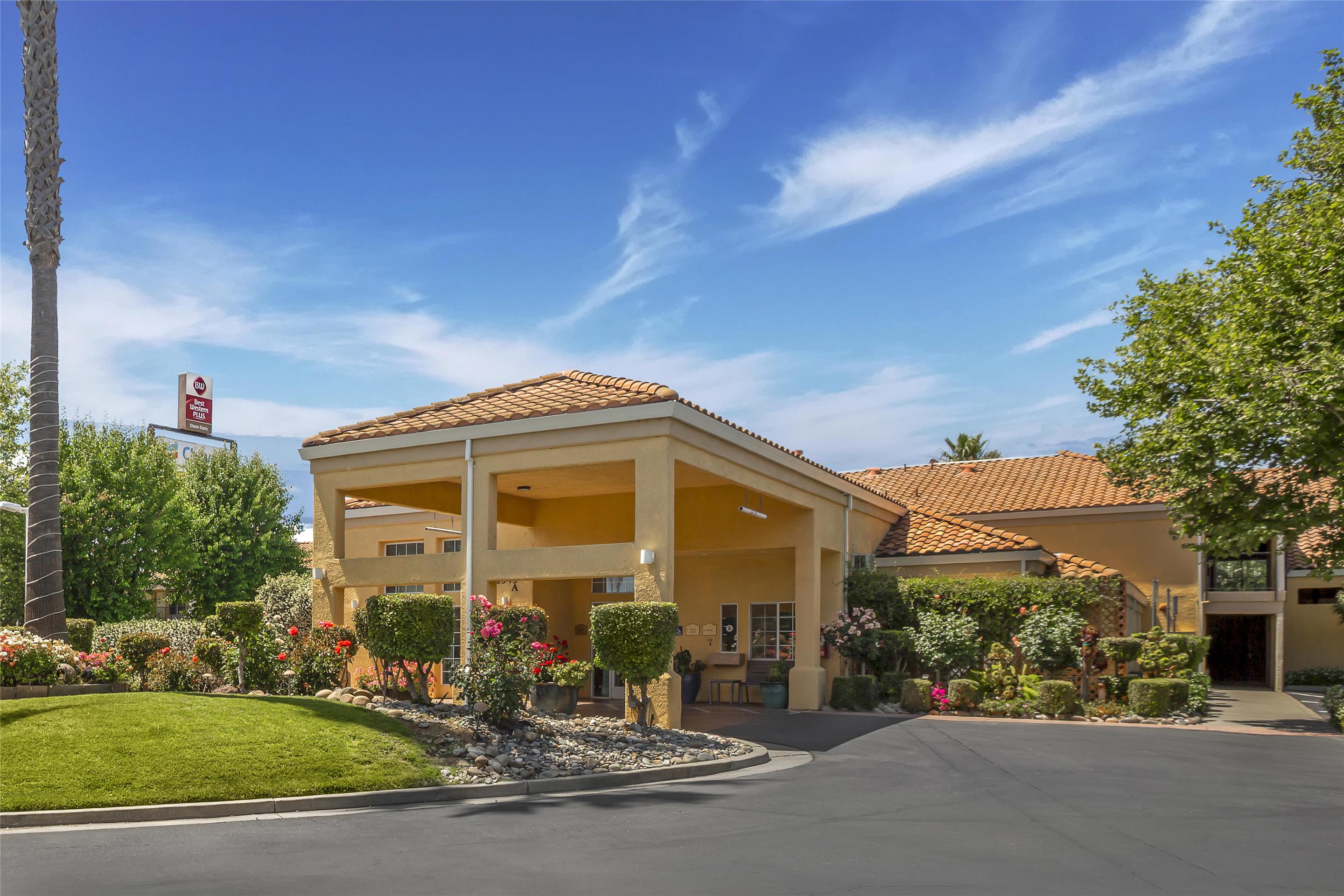 Best Western Plus Dixon Davis - Tap to explore photos