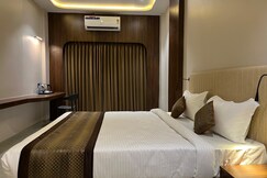 Hotel  Purnima Regency Dhule, Dhule