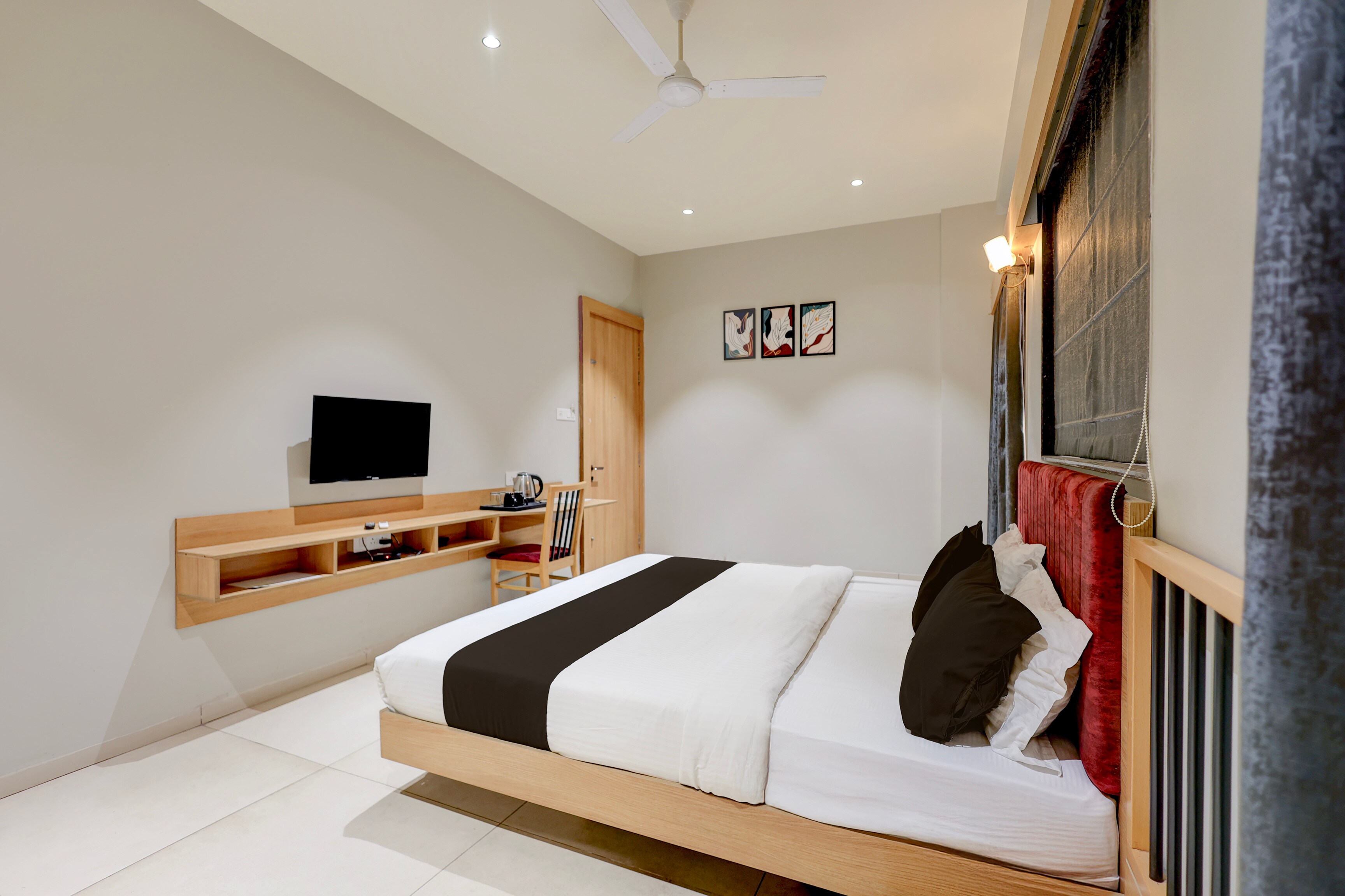 Super Townhouse Nagthane Satara Formerly Matoshree Palace 4