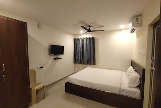 Collection O Daivik Sunset Suites