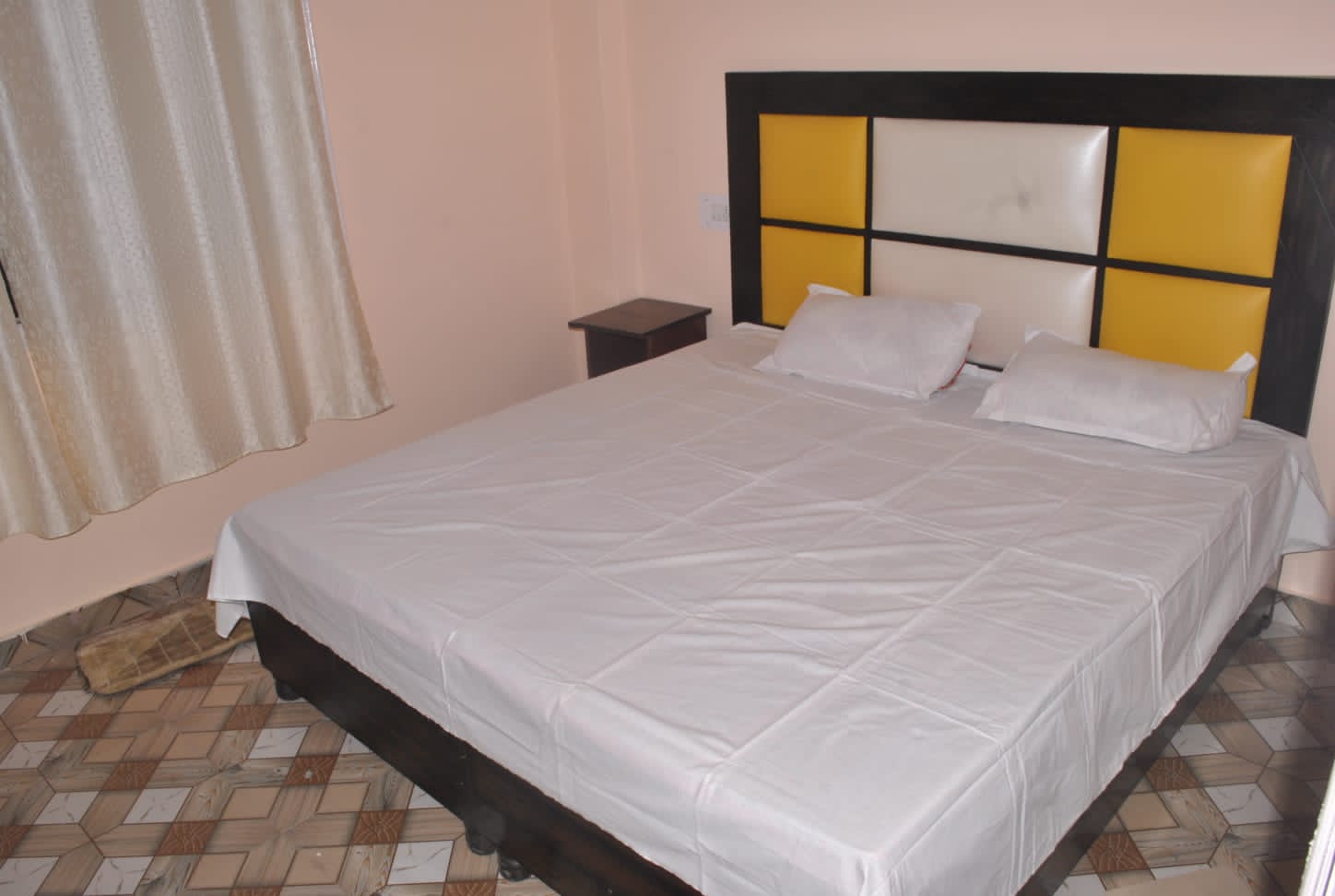 Pine Hills Homestay - Tap to explore photos