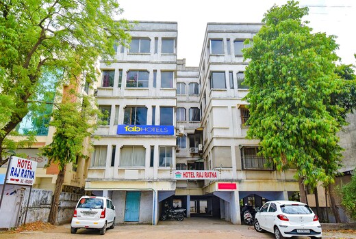 FabHotel Raj Ratna - Nr. Ashram Road