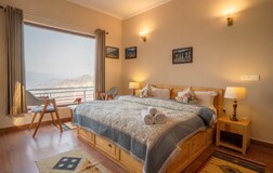 Bedroom 1 (Chir)