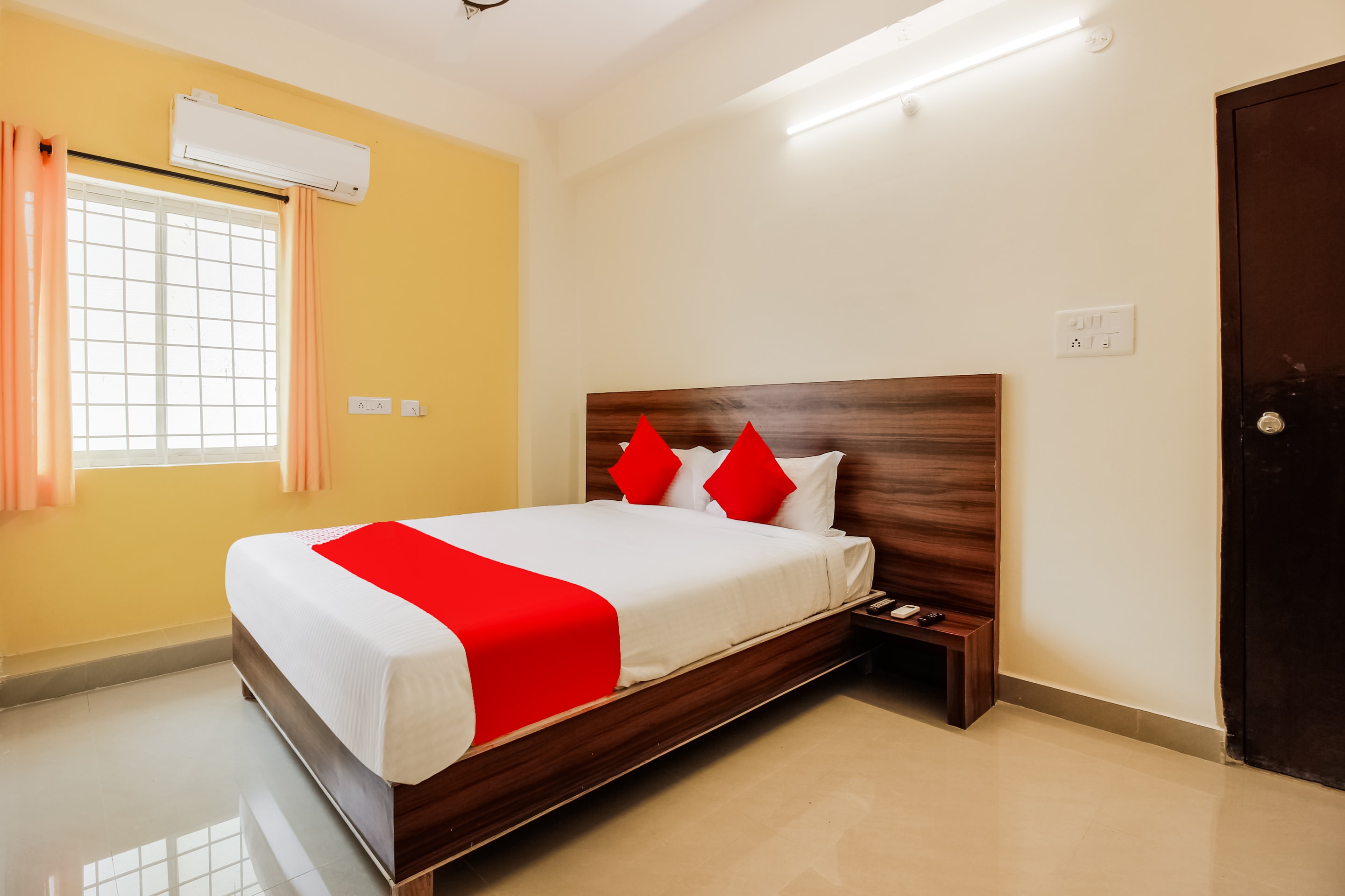 Hotel O Banyan Tree - Tap to explore photos