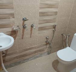 Deluxe Room (2 Adult + 1 Child)