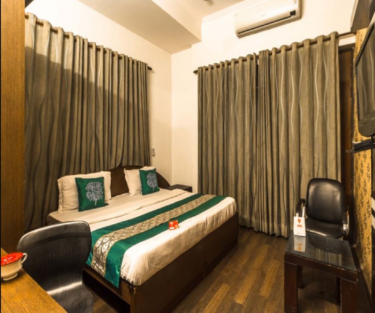 Hotel City Galaxy Inn DLF Phase 2 - Tap to explore photos