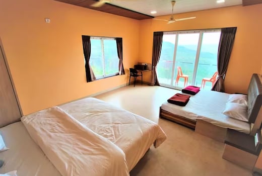 Paramounts Vinayaka 3 bhk holiday home Dam view (1st floor)