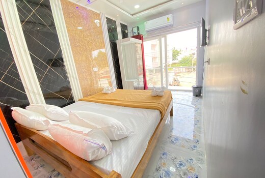 RK Homestay || Entire Studio & 1BHK Apartments ||