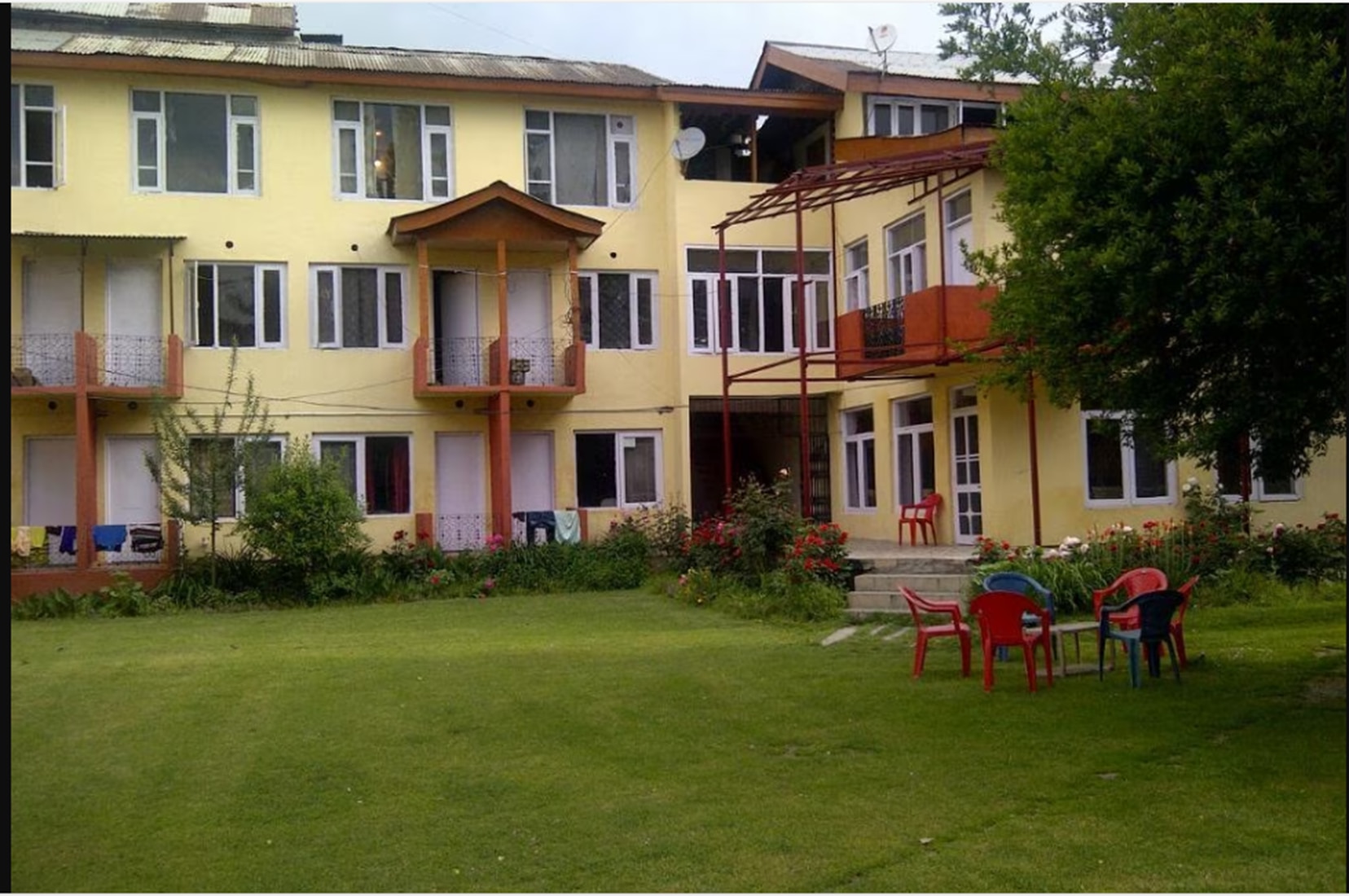 Hotel Vikram    - Tap to explore photos