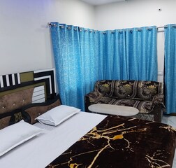 Premium Studio Room with Kitchen