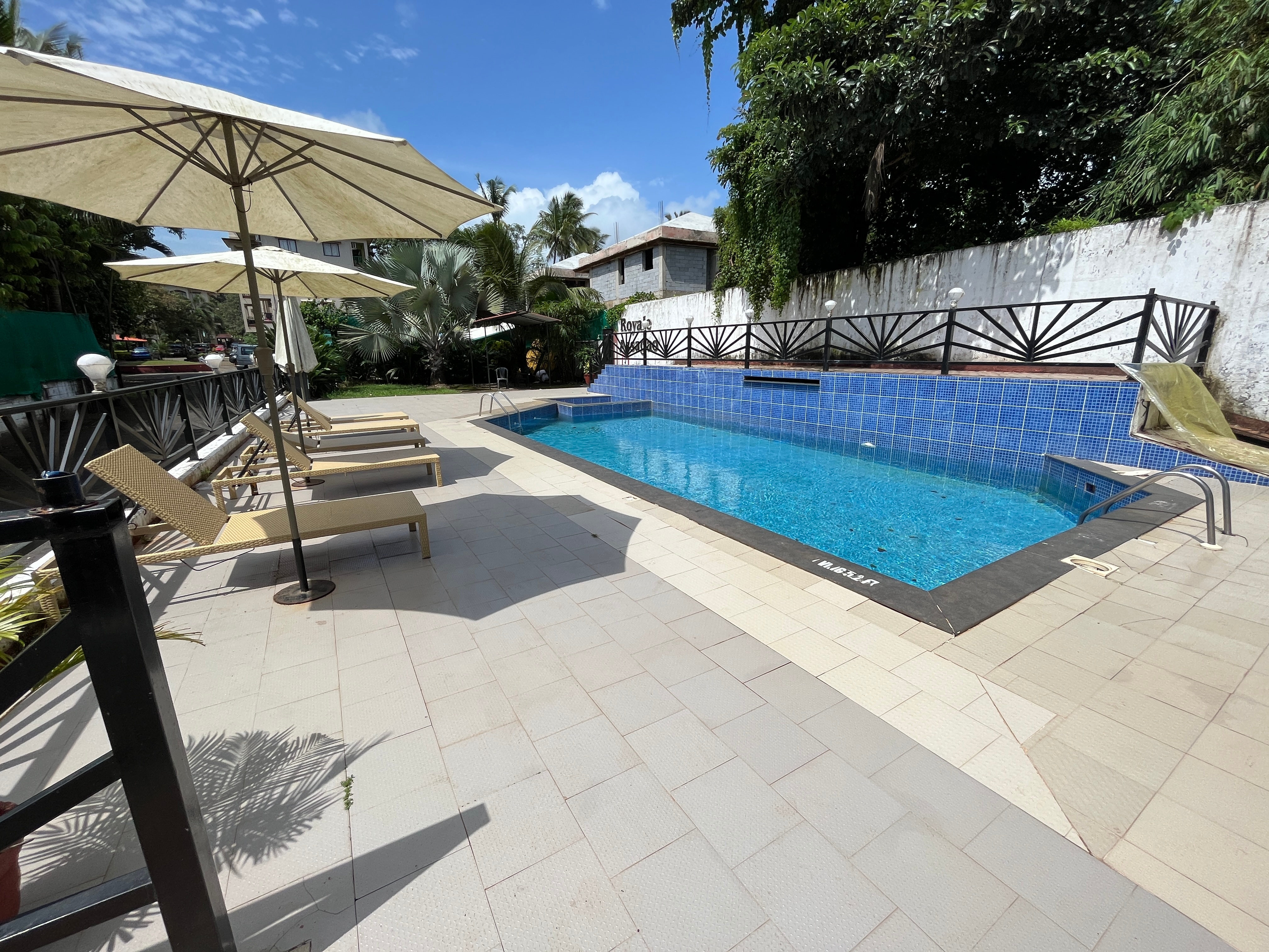 Cozy 3bhk with private pool - Tap to explore photos