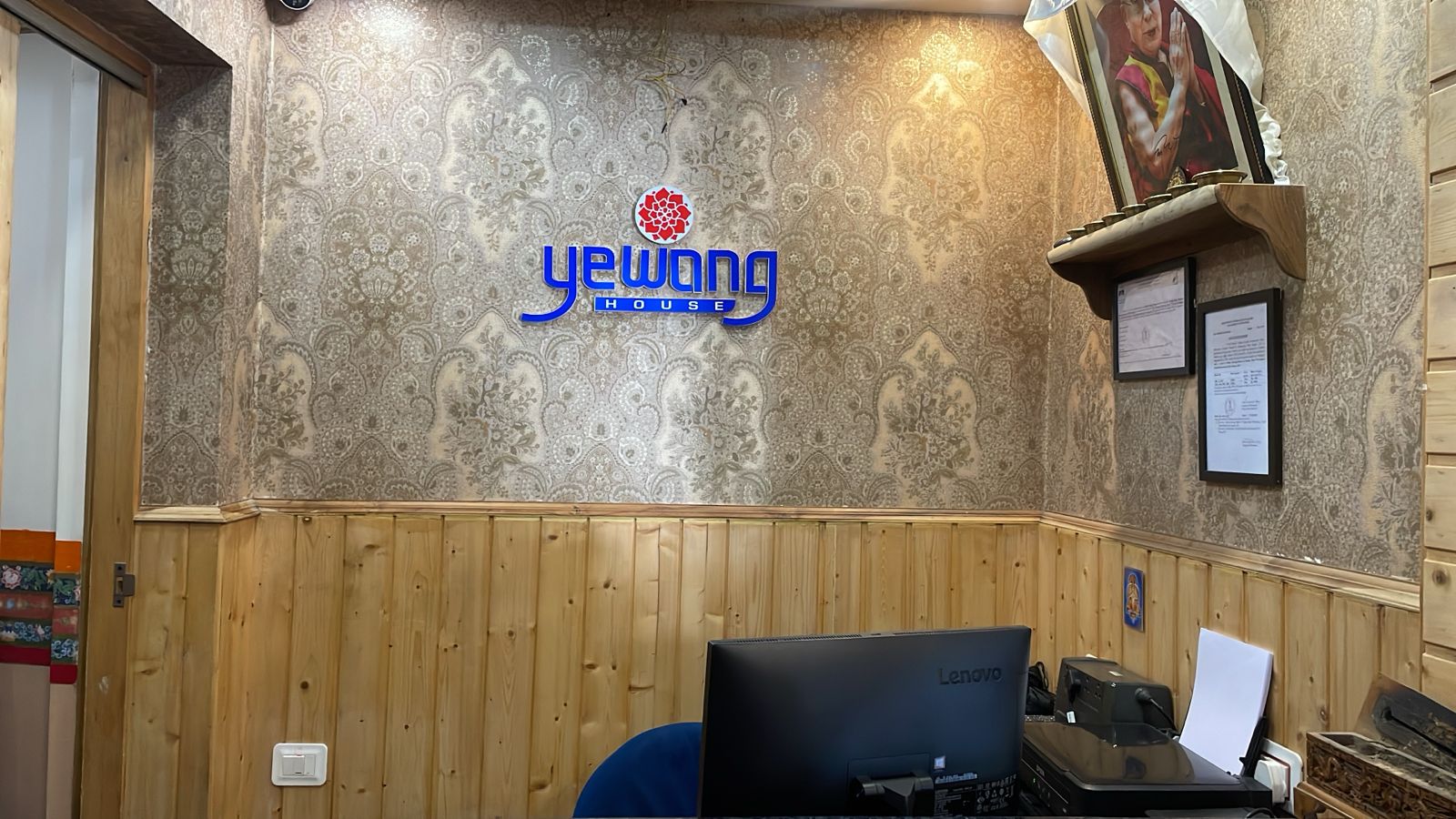 Hotel Yewang House - Tap to explore photos