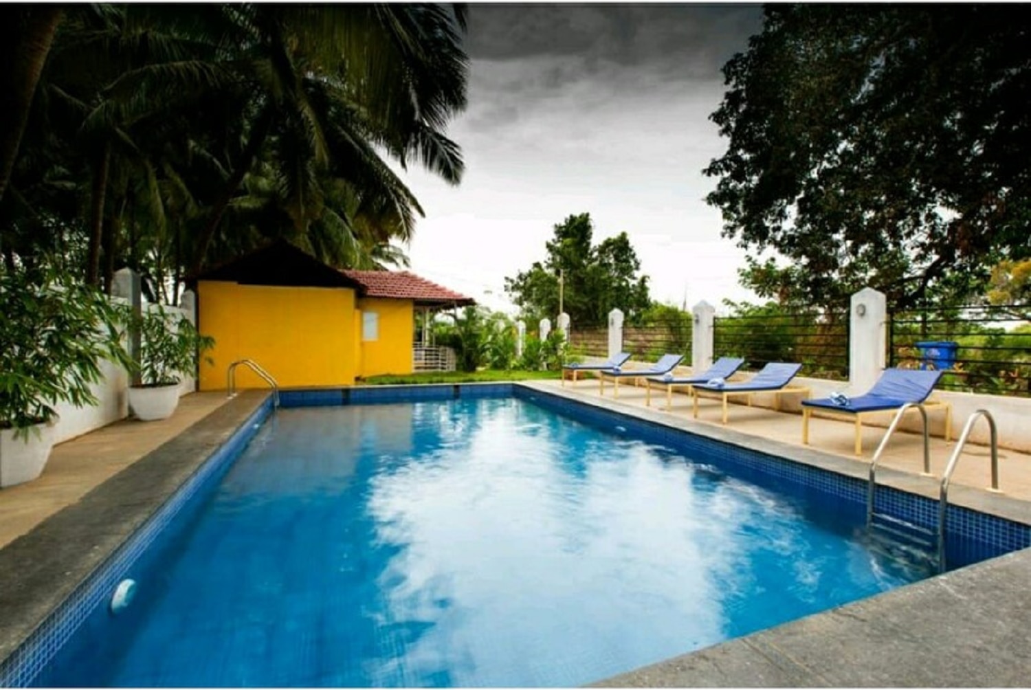 Pappi Chulo Hostel near Morjim Beach - Tap to explore photos
