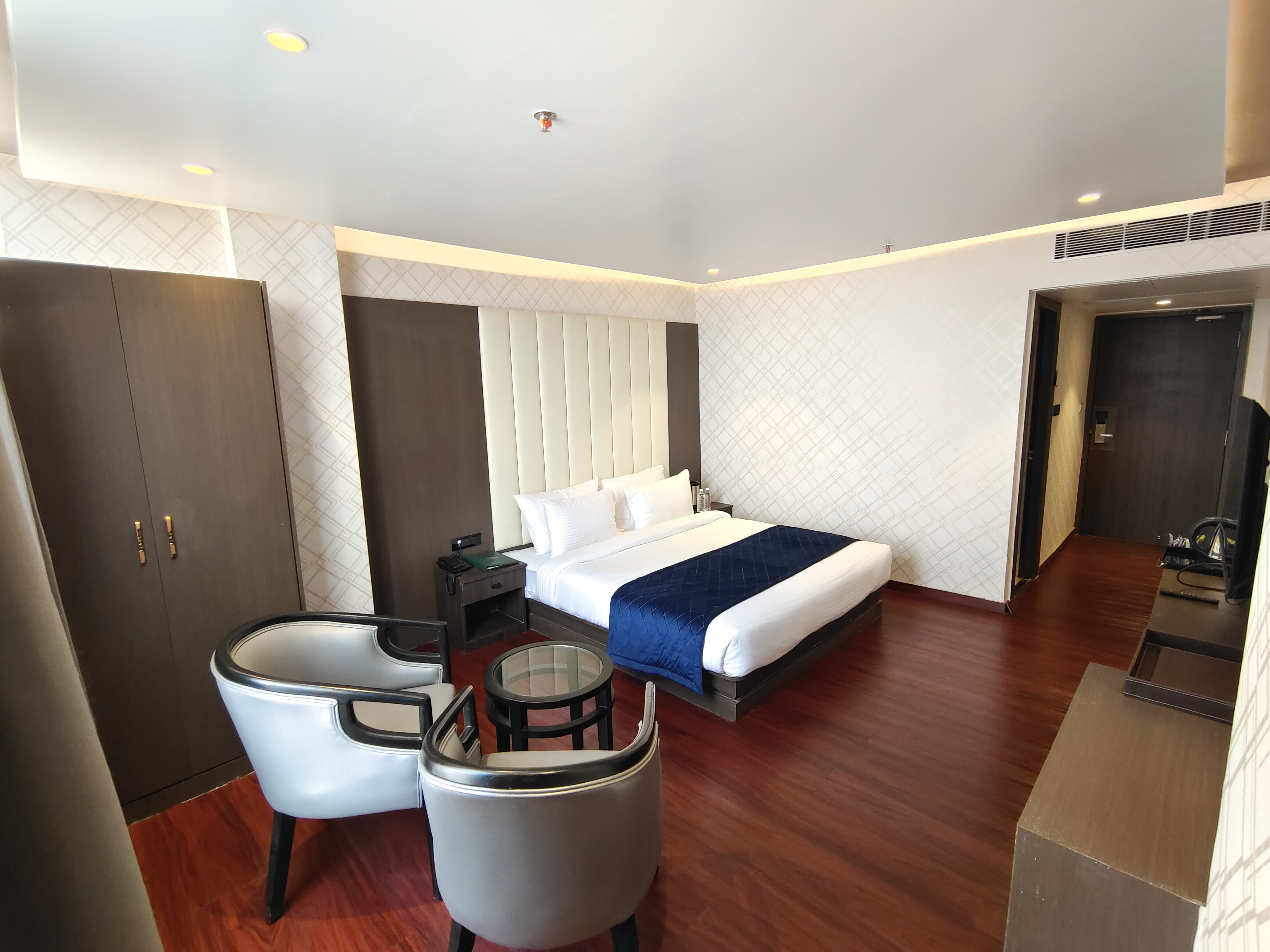 The Emerald Hotel & Siya Milan Banquets - Tap to explore photos