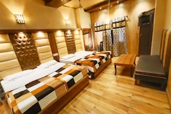Hotel Revoli 10 Min walk to Golden Temple, Amritsar