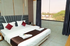 SP24 Restaurant and Lodge, Jamkhandi