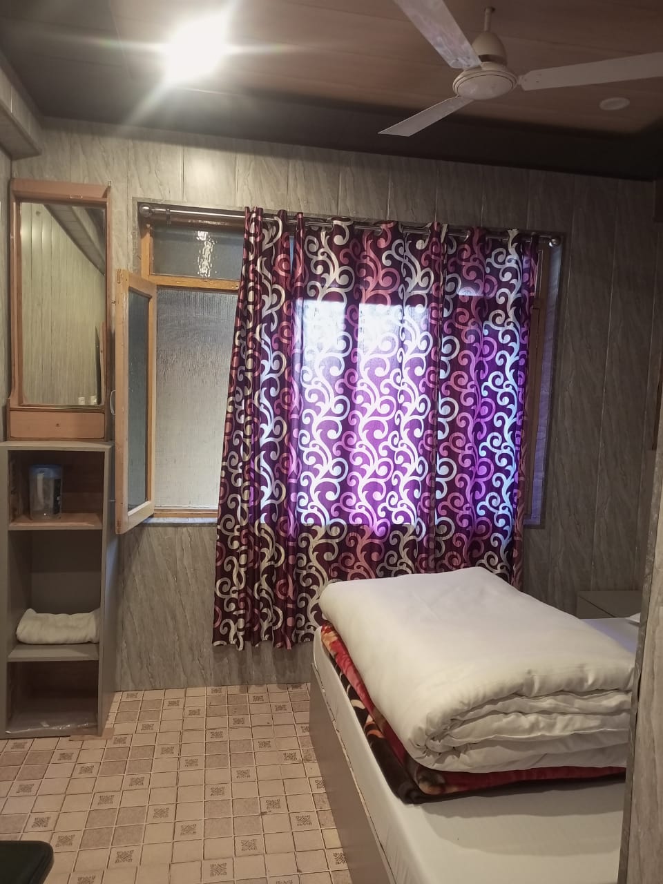 Bharat Guest House Gandhi Maidan - Tap to explore photos