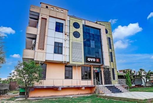 Super Hotel O Nand Palace