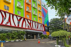 Super OYO Townhouse OAK Hotel Fiducia Pondok Gede, Jakarta