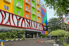 Super OYO Townhouse OAK Hotel Fiducia Pondok Gede, Jakarta