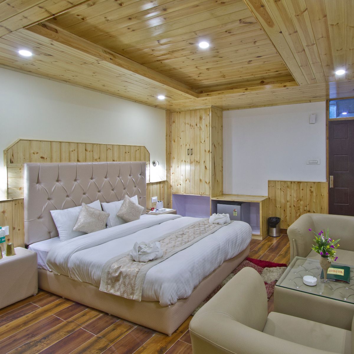 Hotel Himalayan River and Camps - Tap to explore photos