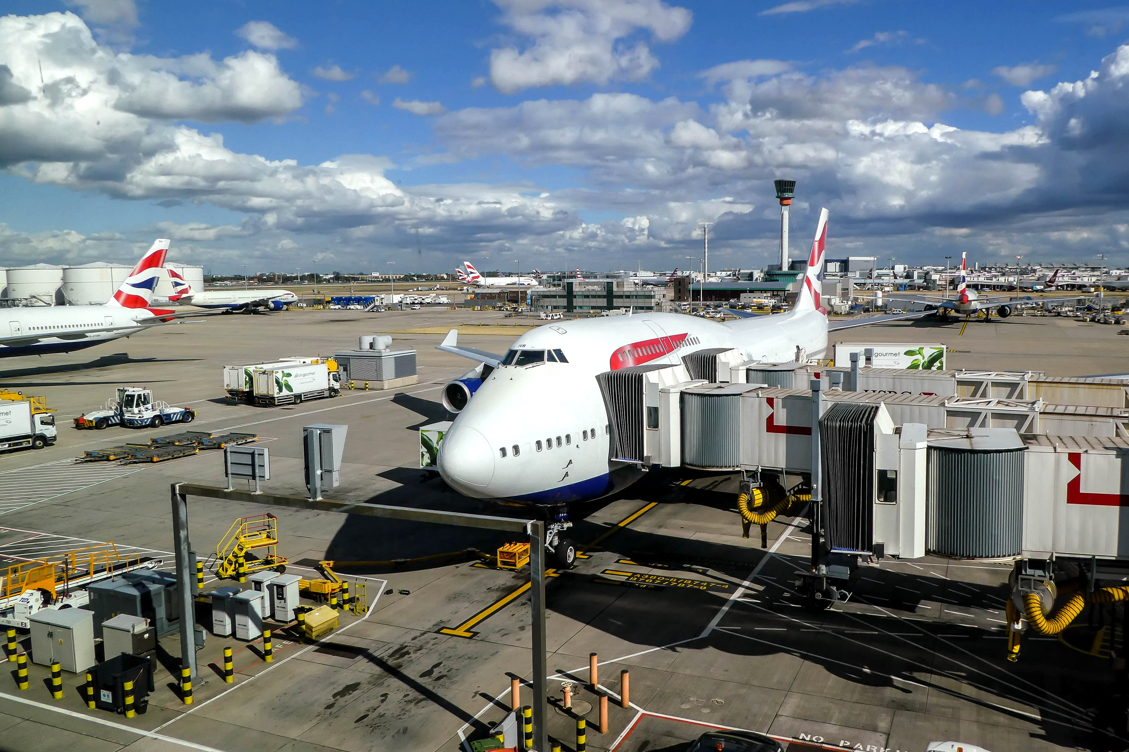 Premier Inn London Hayes, Heathrow (Hyde Park) - Tap to explore photos