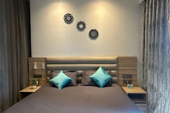 sky stays nova, Noida