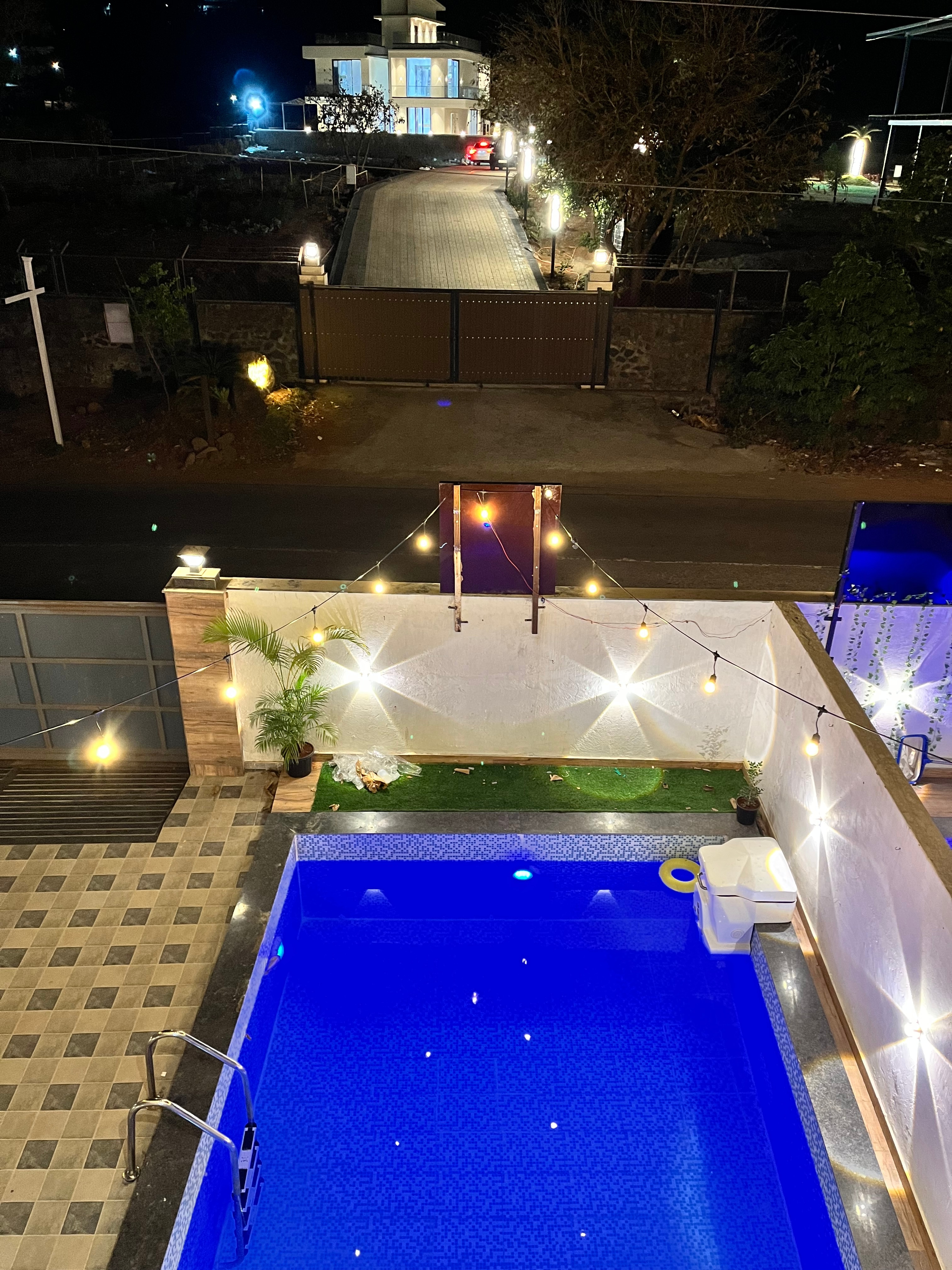 Twilight Haven - 4BHK with Swimming pool 4
