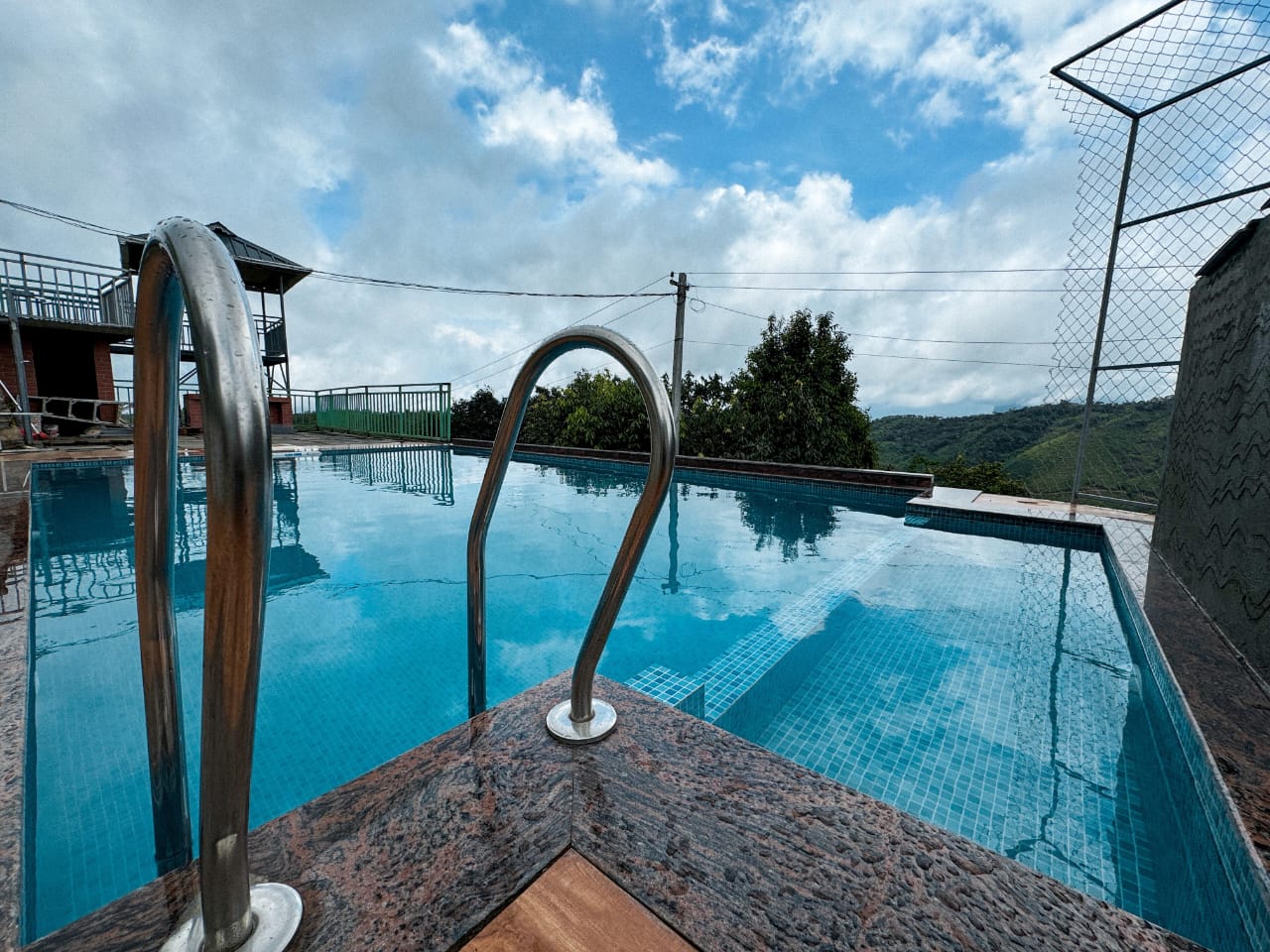 Vaga Mist Resort - Tap to explore photos