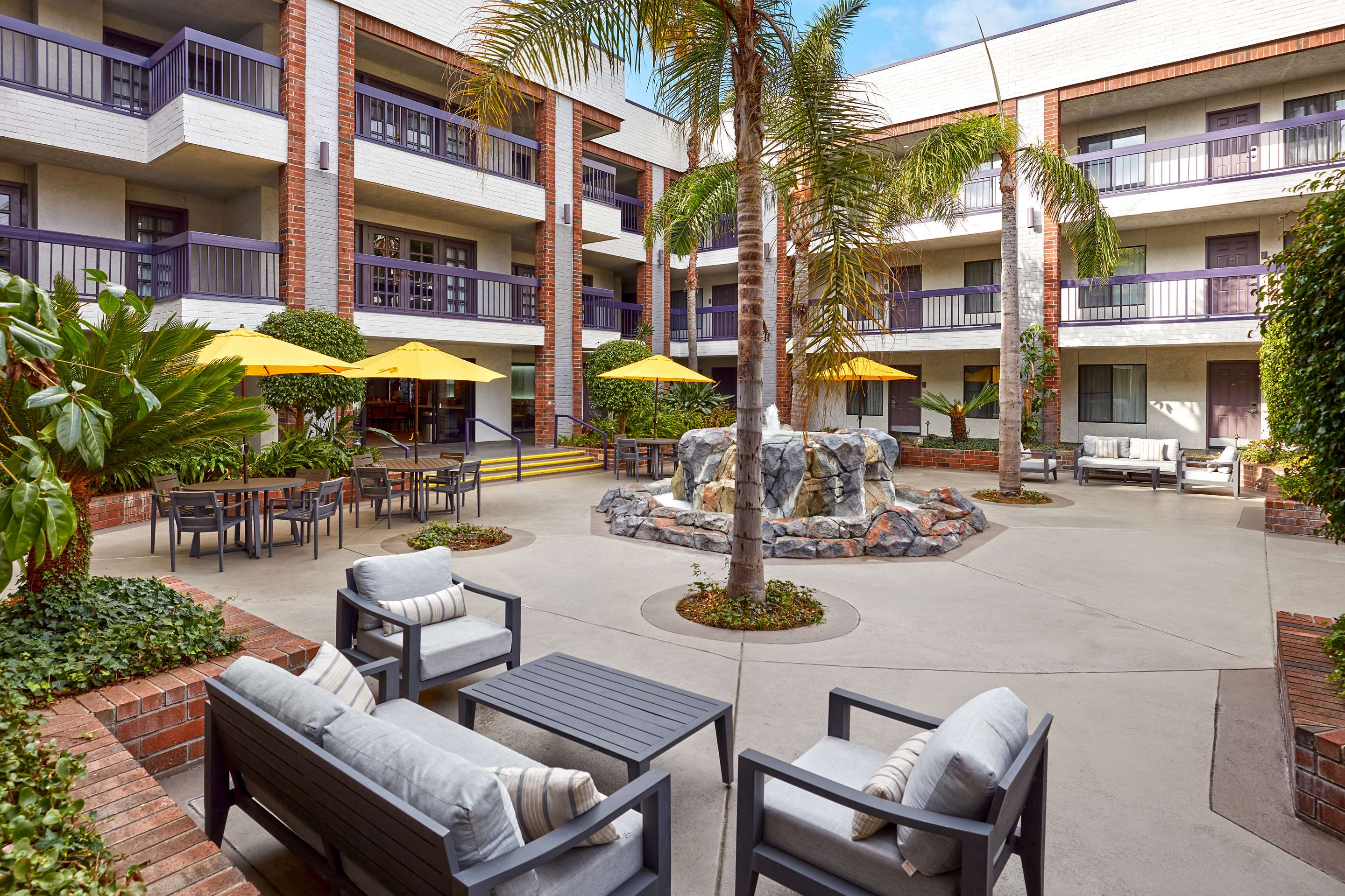 Best Western Plus Meridian Inn & Suites, Anaheim-Orange - Tap to explore photos