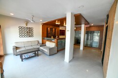 HOTEL COMFORT WORLD, Anand