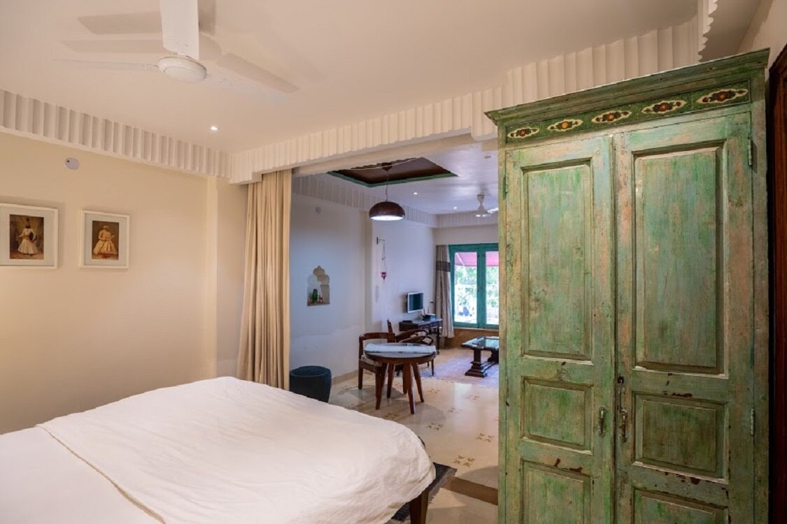 Heritage Apt 2@Hauz Khas Village - Tap to explore photos