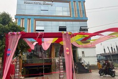 Himani Hotel, Seti