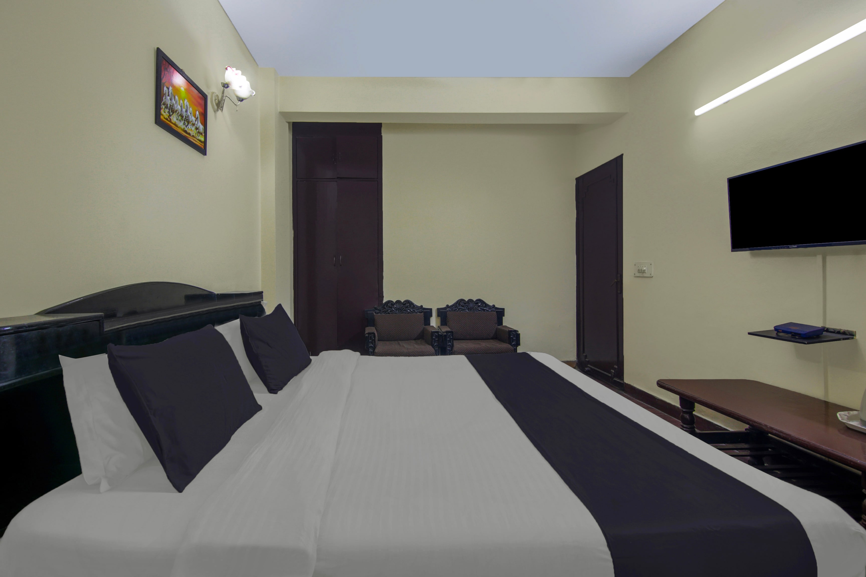 Hotel O Malhotra BnB - Tap to explore photos