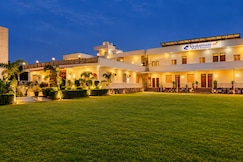 Hotel Vedantam Shri (Near Toran Dwar with Gated Parking), Khatu