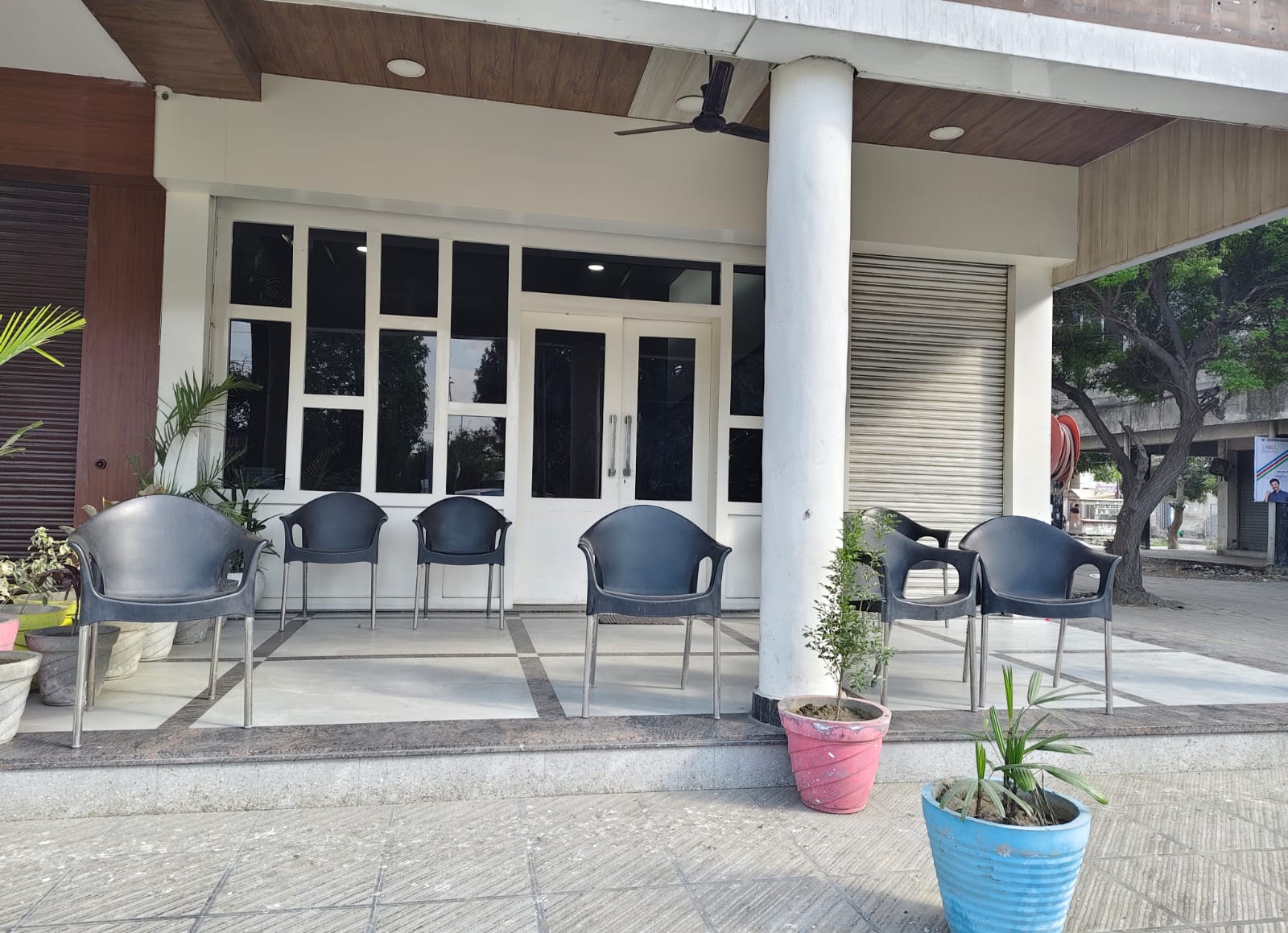 Hotel Bhullar - Tap to explore photos