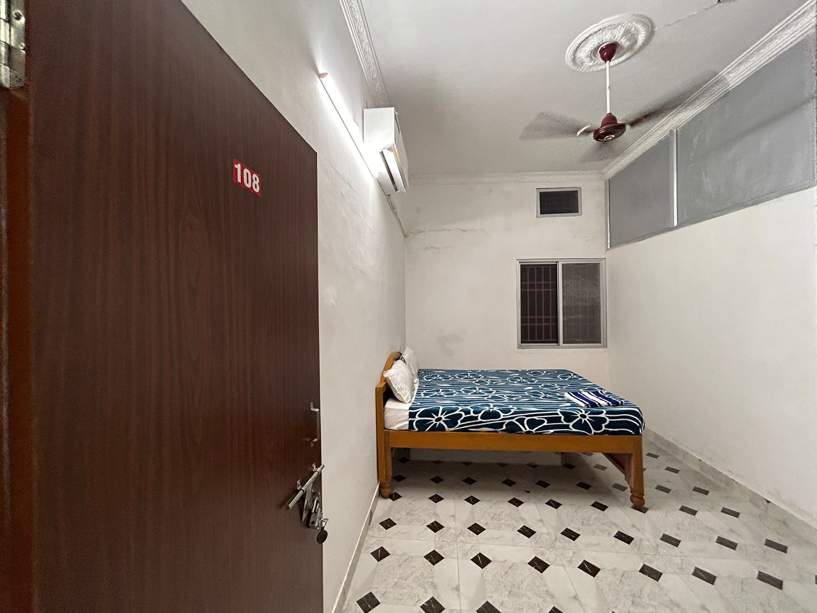 Hotel Relax Inn - Tap to explore photos