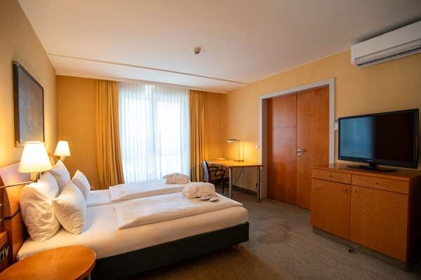Best Western Premier Airporthotel Fontane BERlin - Tap to explore photos