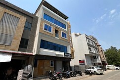 Hotel White Pearl 2.0, Indore