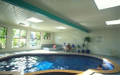 Best Western Plus The Tudor-Box Hill - Tap to explore photos