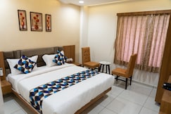 Hotel Lee Grand, Anand