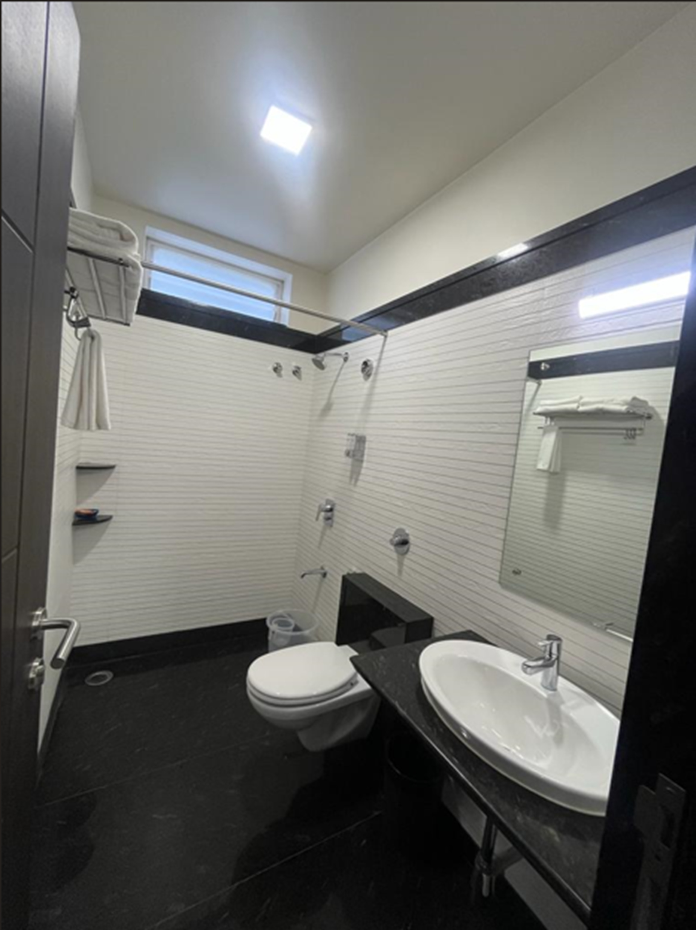 Sunshine Serviced Apartment-Corporate - Tap to explore photos