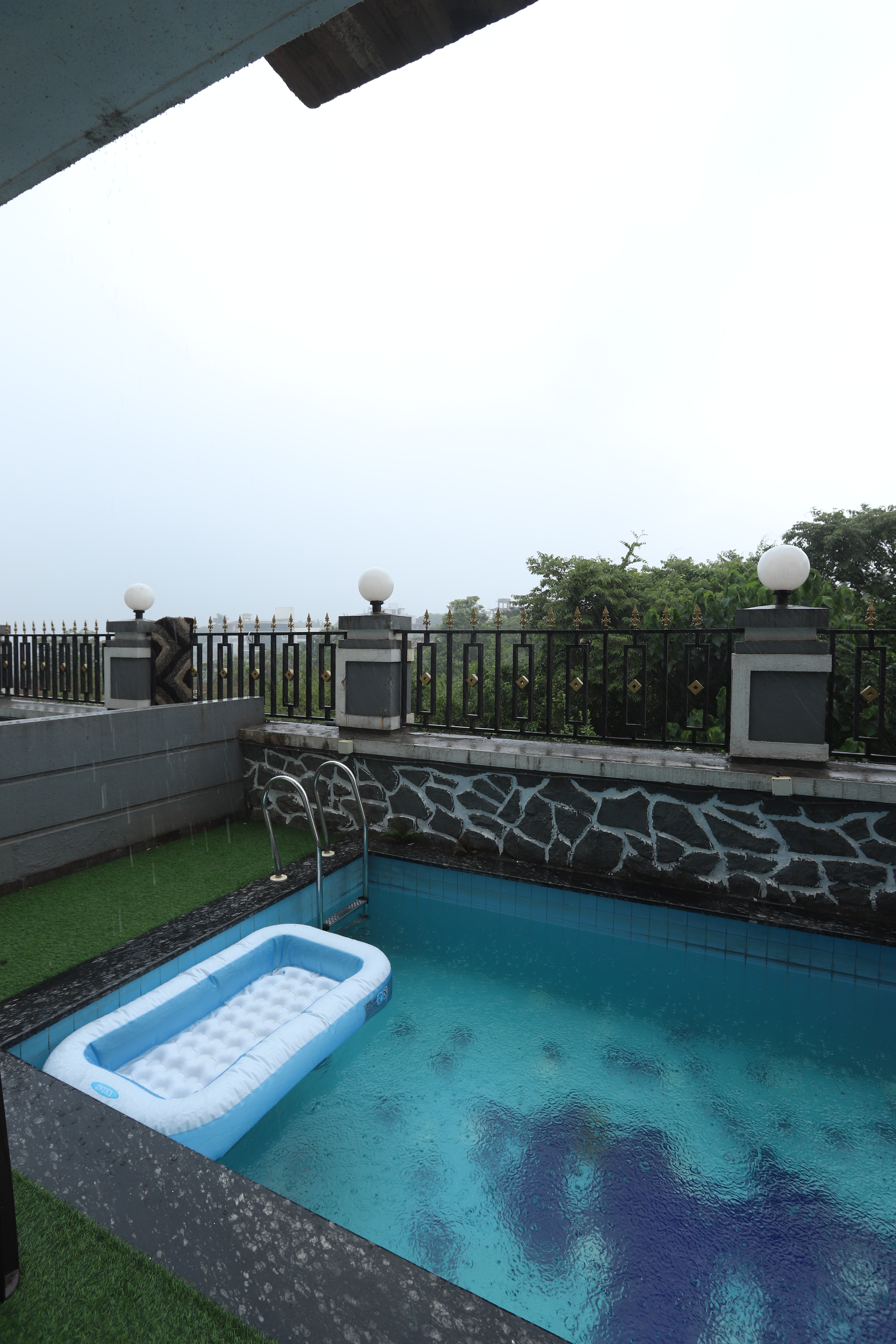 KIA Villa - 3 BHK Luxe Mansion - Tap to explore photos